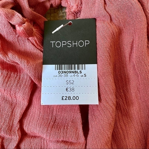 Topshop Ruffled Trim Cold Shoulder Romper Size Small NWT - Picture 3 of 4